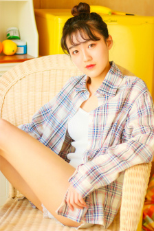 年轻的女老师在线观看